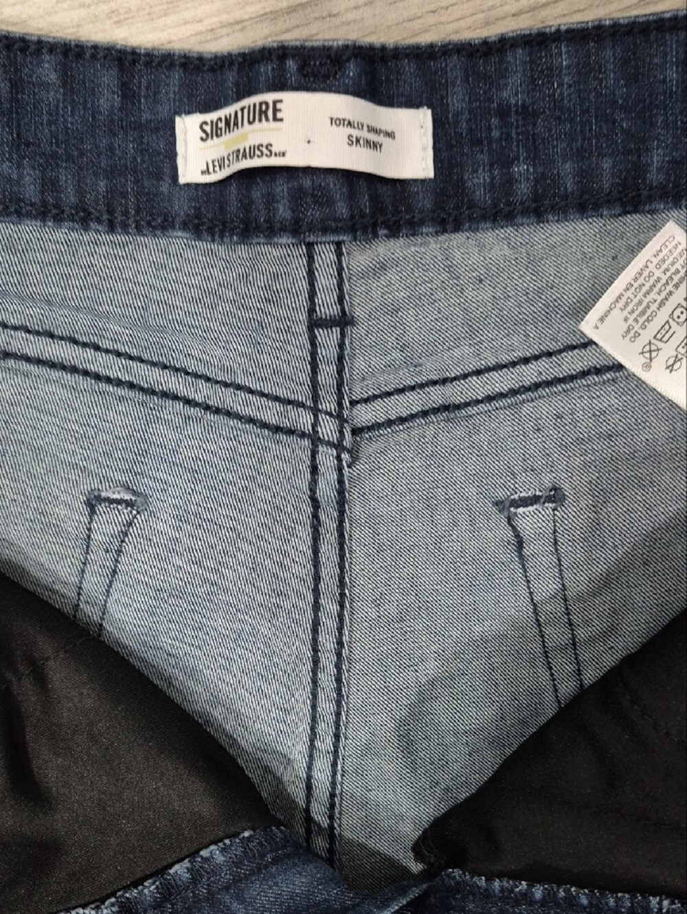Signature by Levi Strauss Indigo Straight-Leg Jeans 33X32 - Picture 5 of 6